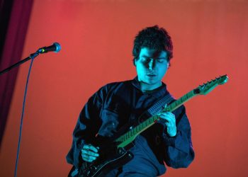 “Siluetas”, el segundo adelanto del primer disco de Moro