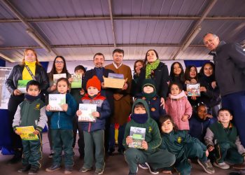 Anuncian a ganadores nacionales y regionales del concurso Historias de Nuestra Tierra 2023: Niño maulino obtuvo premio