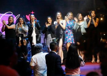 Candidatas a Embajadora de la Vendimia se presentaron en Mall Curicó