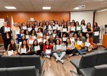 Hoy se realizó Seminario de liderazgo femenino organizado por Prefiero el Maule y Santo Tomás sede Talca