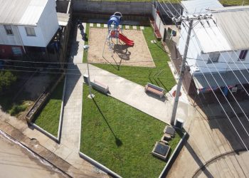 Inauguran tres renovadas plazoletas para la población Tiempo Nuevo de Pelluhue