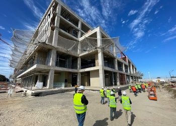 Comunidad y autoridades constataron 40% de avance en la obra de construcción del Hospital de Parral
