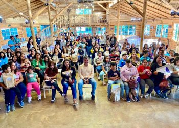 Abordan habilidades parentales para enfrentar la neurodivergencia en el seno familiar