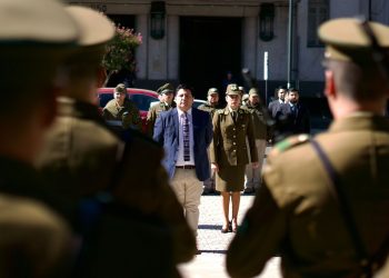 Con el izamiento del Pabellón Nacional se dio inicio al mes aniversario de Carabineros