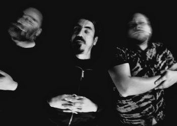 Criatura sorprende con su primer disco, una mezcla de sonoridad oscura y ritmos que evocan la tierra, la naturaleza y su fuerza