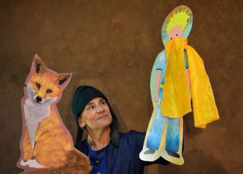 “Cuentos circulantes”, la iniciativa que lleva el teatro de marionetas y la narración oral hasta escuelas rurales del Maule