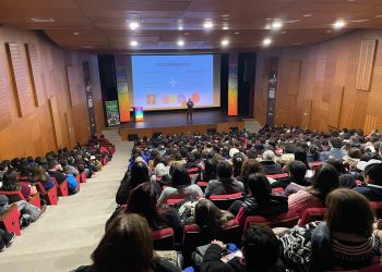 Más de 800 docentes municipales se capacitaron en ley TEA en Congreso Socioemocional