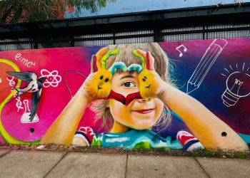 Inauguran Mural “Somos un Jardín de Sueños” en escuela municipal de Talca