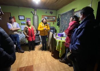 Habilitan acceso a vecinos de Armerillo que permanecían aislados por crecida de estero