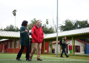 Alcalde Juan Carlos Díaz visitó albergue y corroboró un adecuado funcionamiento 24/7