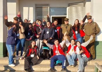 Jóvenes de la Teletón visitaron Cuarta Comisaría de Carabineros