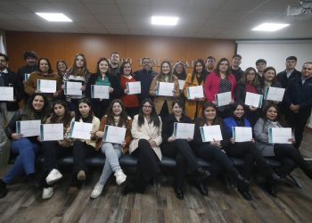 Estudiantes de la carrera de Contador auditor de la UST recibieron certificados por su participación en Operación renta 2024