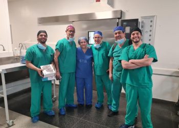 Paciente adulto del HRT puede abrir su boca nuevamente gracias a prótesis maxilofacial