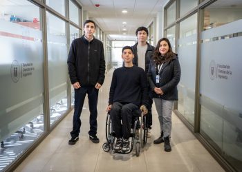 Estudiantes crean tecnología que mejora accesibilidad de sillas de ruedas