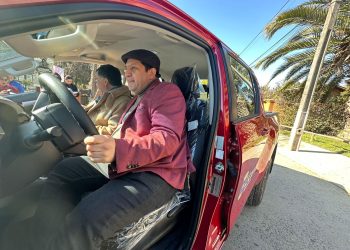 Vehículos para reforzar la salud en Licantén y Romeral