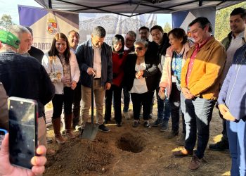Autoridades encabezaron colocación de primera piedra de Posta San Ramón