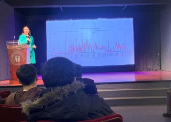 Ministra Etcheverry destacó trabajo en Ciencia Abierta de la UCM