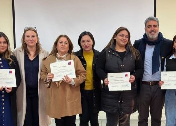Mineduc y UCM certifican a 63 profesores para fomentar escritura en estudiantes de educación básica