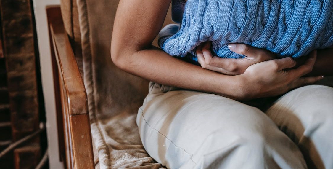 ¿Sientes un bulto en el abdomen? Podría ser una hernia, ¡trátala a tiempo y evita complicaciones!