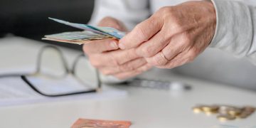Pensiones aumentarían hasta un 50% pero el empleo formal caería un 3,4%: Posibles escenarios de la Reforma Previsional