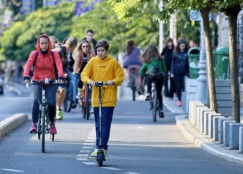 Investigación revela que 4 de cada 10 chilenos consideraría usar una bicicleta o scooter tras consumir alcohol