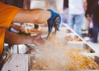 42% de los brotes de enfermedades transmitidas por alimentos son por comidas y platos preparados