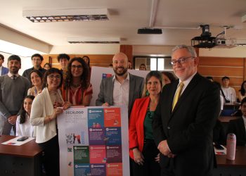 Firman compromiso para promover el buen trato hacia las personas mayores