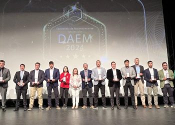 Emotiva Gala de premiación Extraescolar realizó el DAEM de Curicó