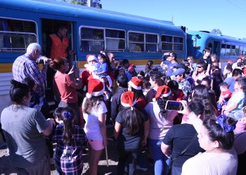 Tren de Navidad regaló alegría y esperanza en el ramal Talca – Constitución