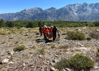 GOPE de Carabineros Maule  realiza exitoso rescate aéreo de arriero tras grave caída en Molina