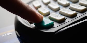 SII emitió resolución que obliga a los comercios a entregar al comprador final la representación impresa de la boleta electrónica o comprobante de pago en ventas presenciales