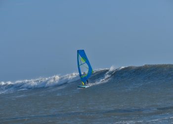 Este viernes parte fecha final de campeonato nacional de windsurf en playa de Llico