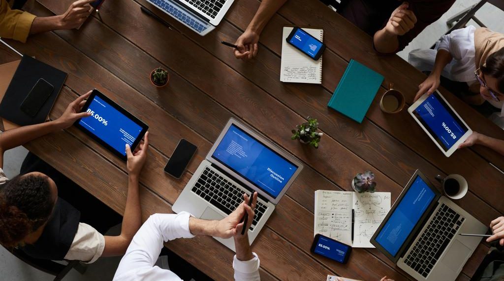 ¿Fin de la “era woke” en las empresas?: las razones tras el abandono de las políticas de diversidad