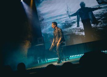La magia de Jean Paul Olhaberry ilumina el verano talquino con un espectáculo de categoría mundial