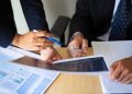 ¿Aún no te atreves a invertir? 4 mitos sobre la inversión en acciones