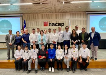 Estudiantes de Gastronomía del Maule reciben becas de Les Toques Blanches