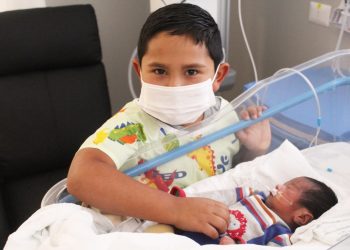 Hospital de Curicó fortalece la unión familiar con la iniciativa “Conociendo a mi hermanito”