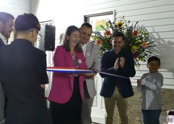 Parral inaugura  moderno centro médico