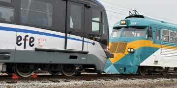 EFE presenta nuevo tren para ramal Talca-Constitución