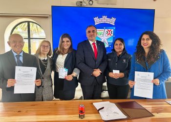 Alcalde de Curepto firma importante convenio con laboratorio para realizar exámenes gratuitos a adultos mayores