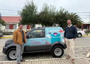 Con donación de libros reactivan funcionamiento de bibliomóvil de Licantén