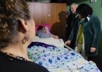 Seremi de Desarrollo Social y alcalde de Curicó  valoran acciones de la red Chile Cuida