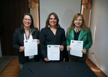SernamEG y Fundación Prodemu firman acuerdo operativo para fortalecer la autonomía de las mujeres en el territorio 