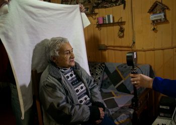 Personas con dependencia y cuidadoras reciben en su casa atenciones del Registro Civil