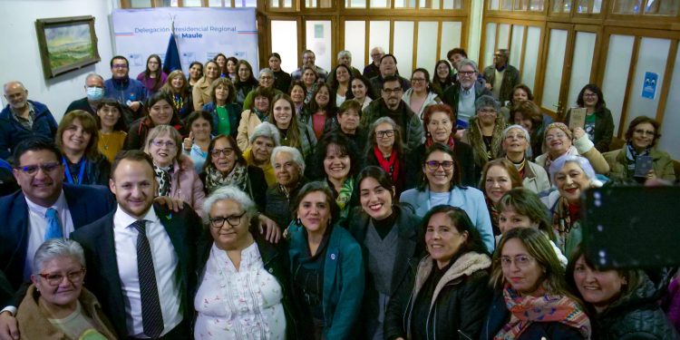 Autoridades presentan Ventanilla Única Social junto a más de 80 dirigentes sociales 