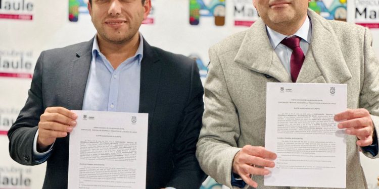 Curepto firma convenio con la Corporación Regional de Desarrollo Productivo para impulsar el crecimiento local 