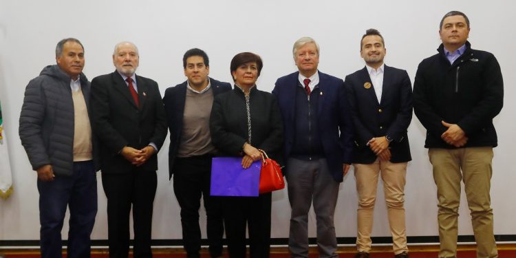 Municipio curicano reconoció a comerciantes en su día