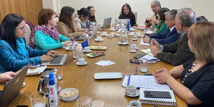 Colegio de Profesores retoma conversaciones con el Mineduc por agenda corta
