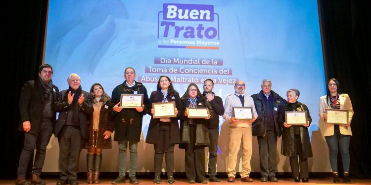 Senama Maule entrega “Sello por el Buen Trato” a instituciones de la región