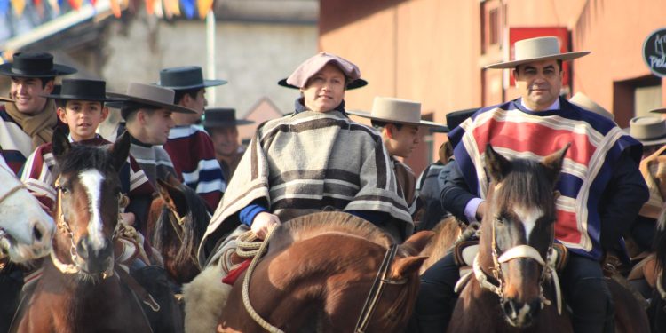Pelarco recibe a miles de peregrinos en celebración del Día de la Virgen del Carmen